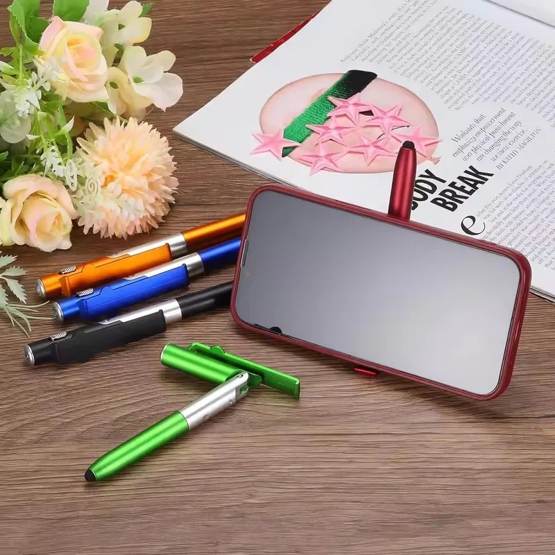 Długopis wielofunkcyjny 4 w 1  – Stationery recenzja i cena